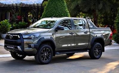 Pickup vehicles for site supervision and project logistics.